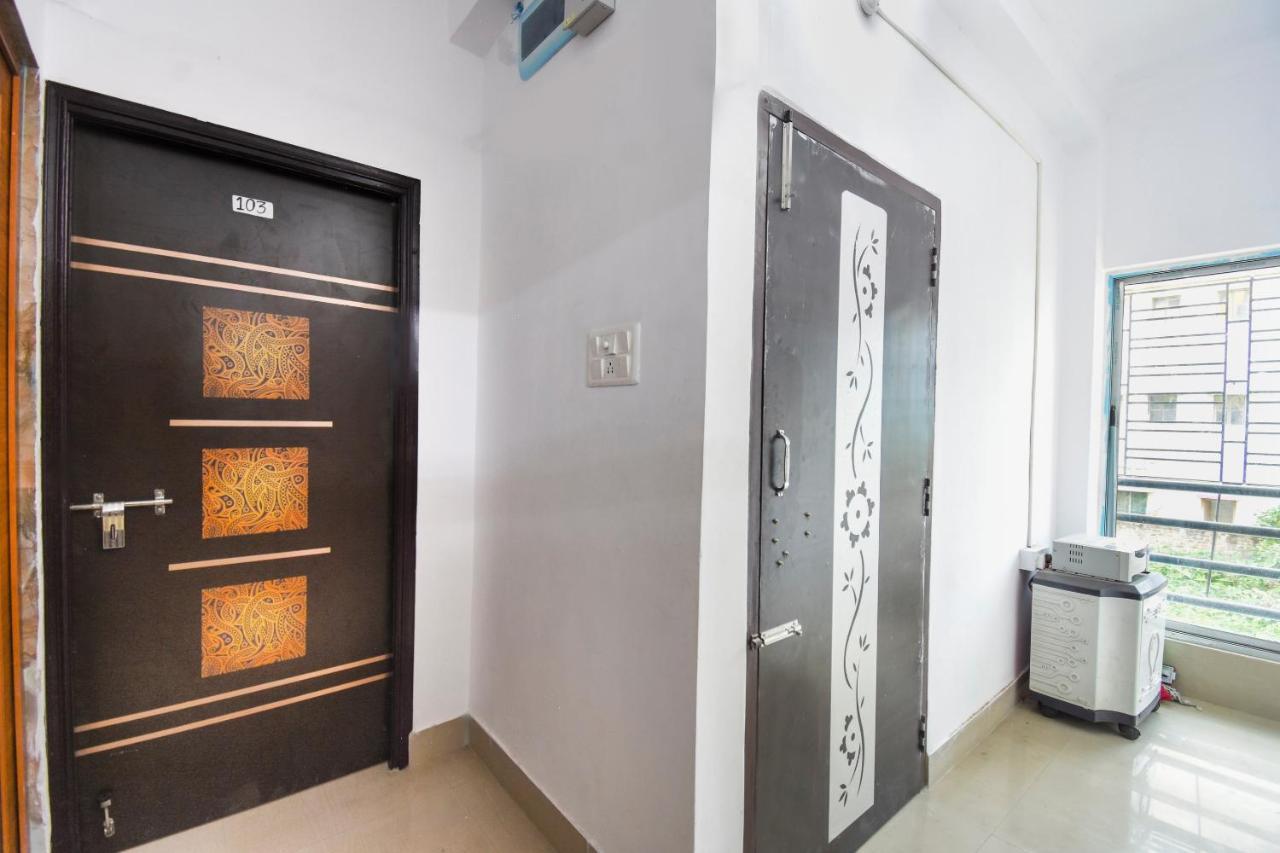 Oyo Flagship Mishika Homes Колката Екстер'єр фото